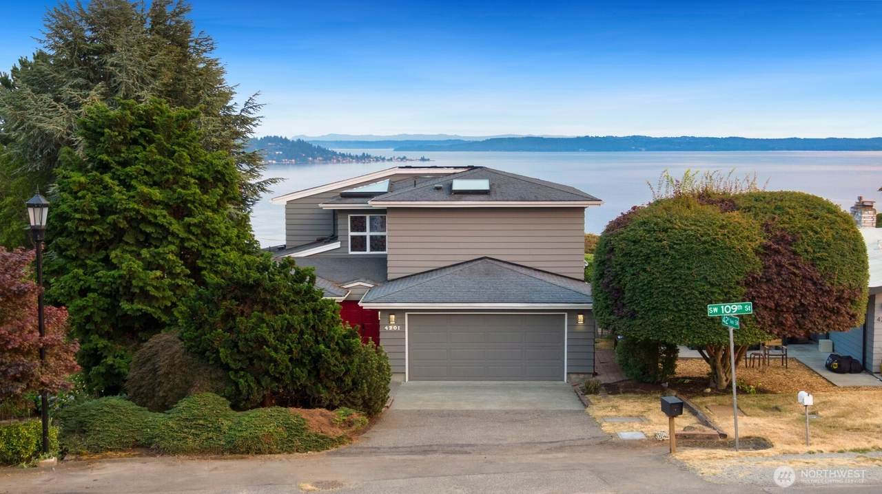 4201 109th Street - Photo 1