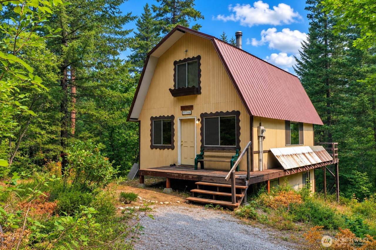 2433 Salal - Photo 1