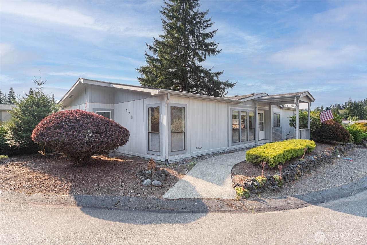 579 Silver Glen Lane - Photo 1