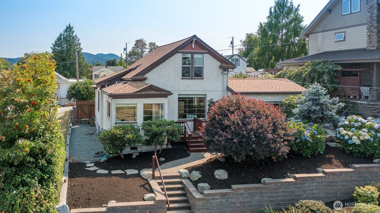 1413 17th Street - Photo 1