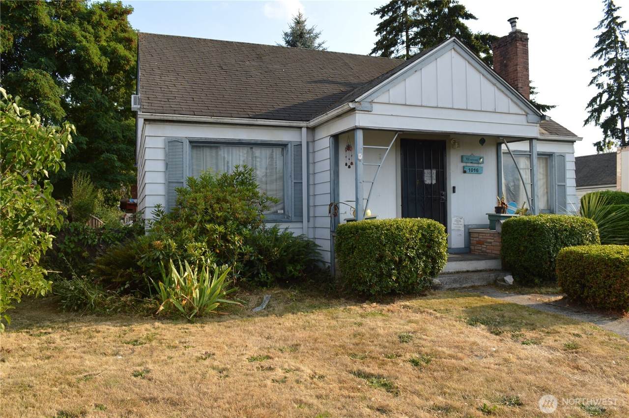 1016 72nd - Photo 1