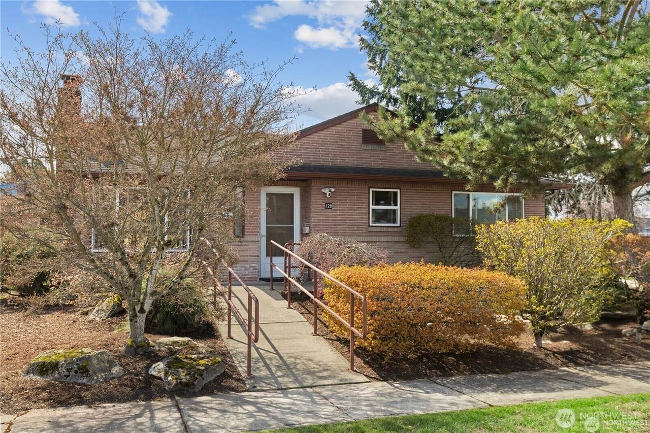 128 14th Street - Photo 1