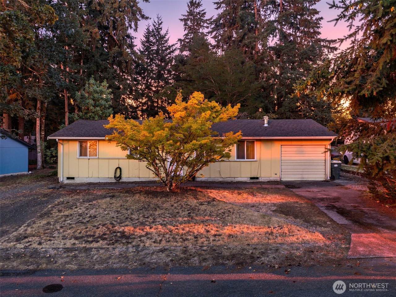 730 Oakcrest Street - Photo 1