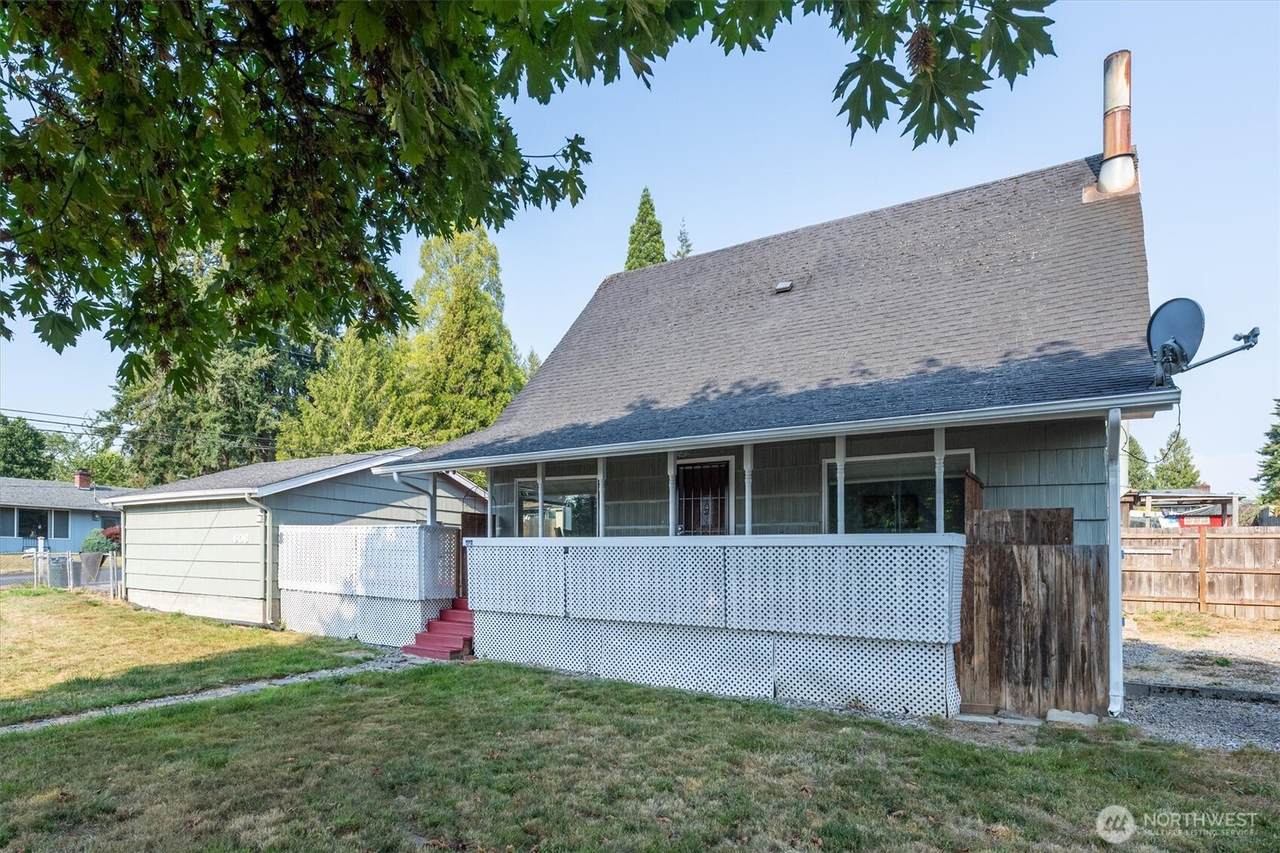 606 16th Avenue - Photo 1