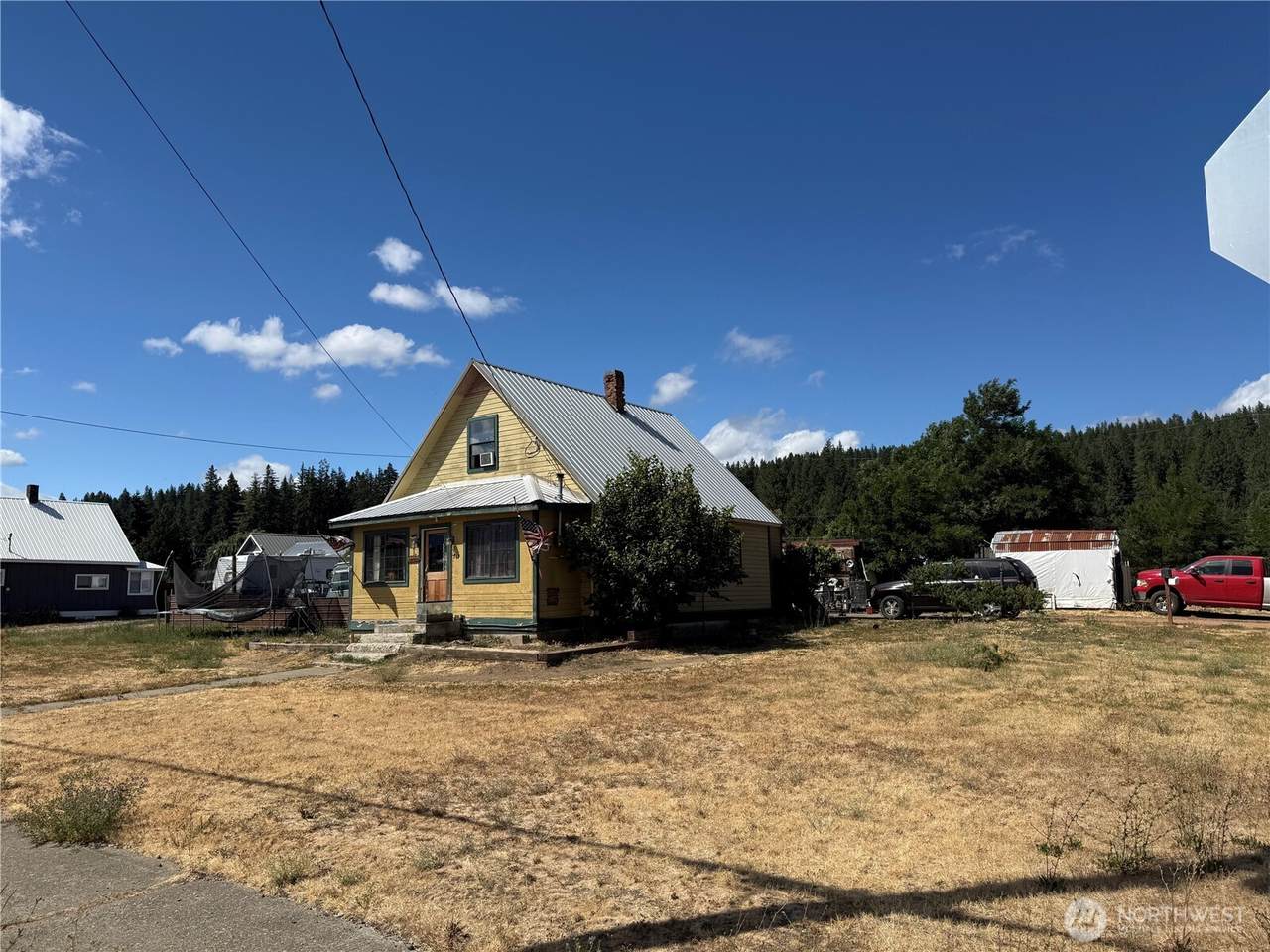 719 2nd Street - Photo 1