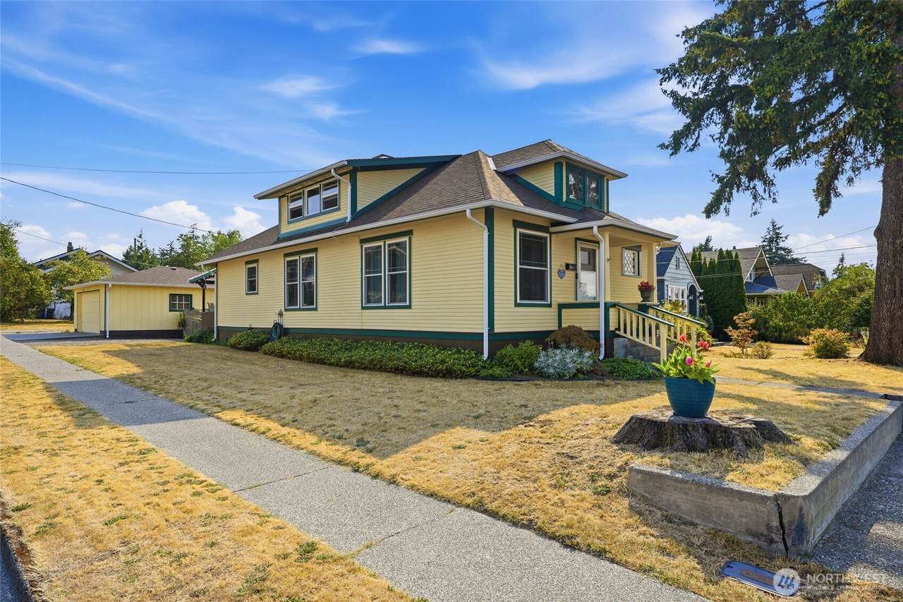 218 Evergreen Street - Photo 1