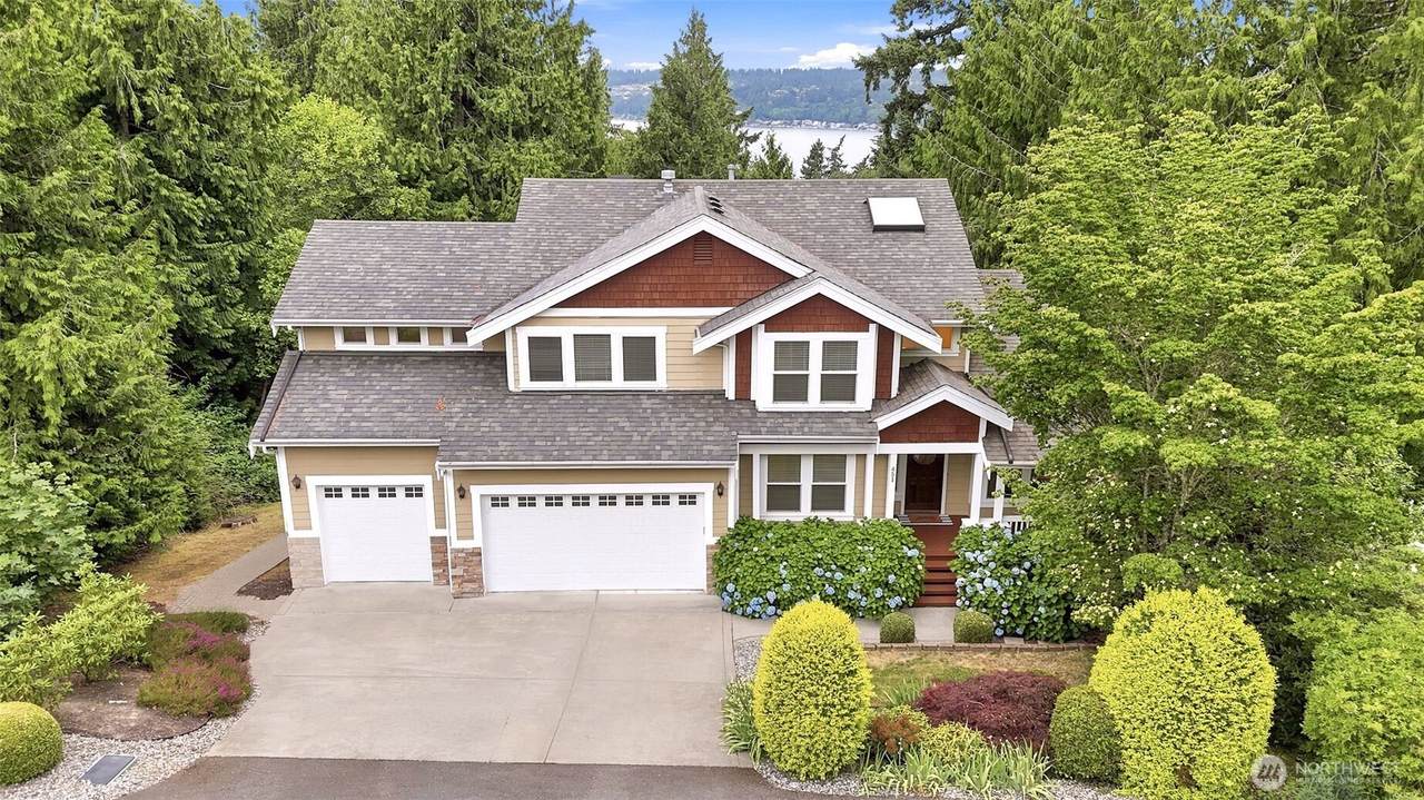 451 211th Avenue - Photo 1