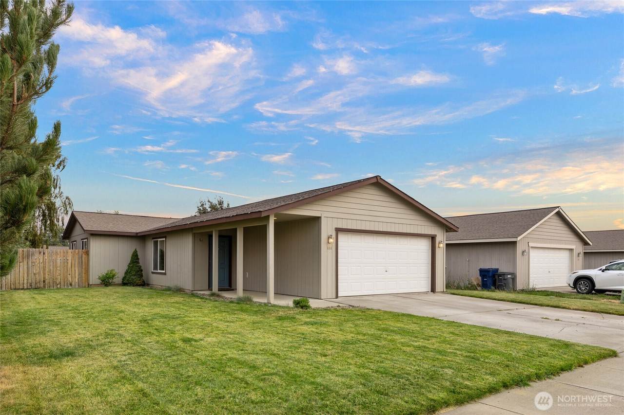 404 28th Avenue - Photo 1