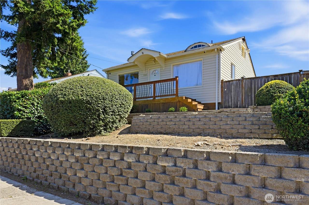 5628 45th Street - Photo 1