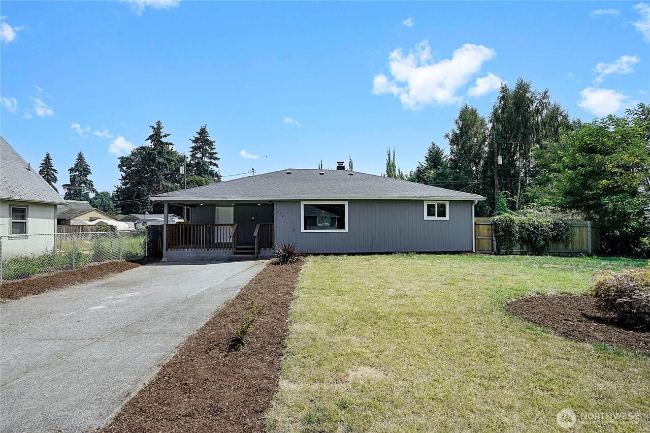 256 Douglas Street - Photo 1