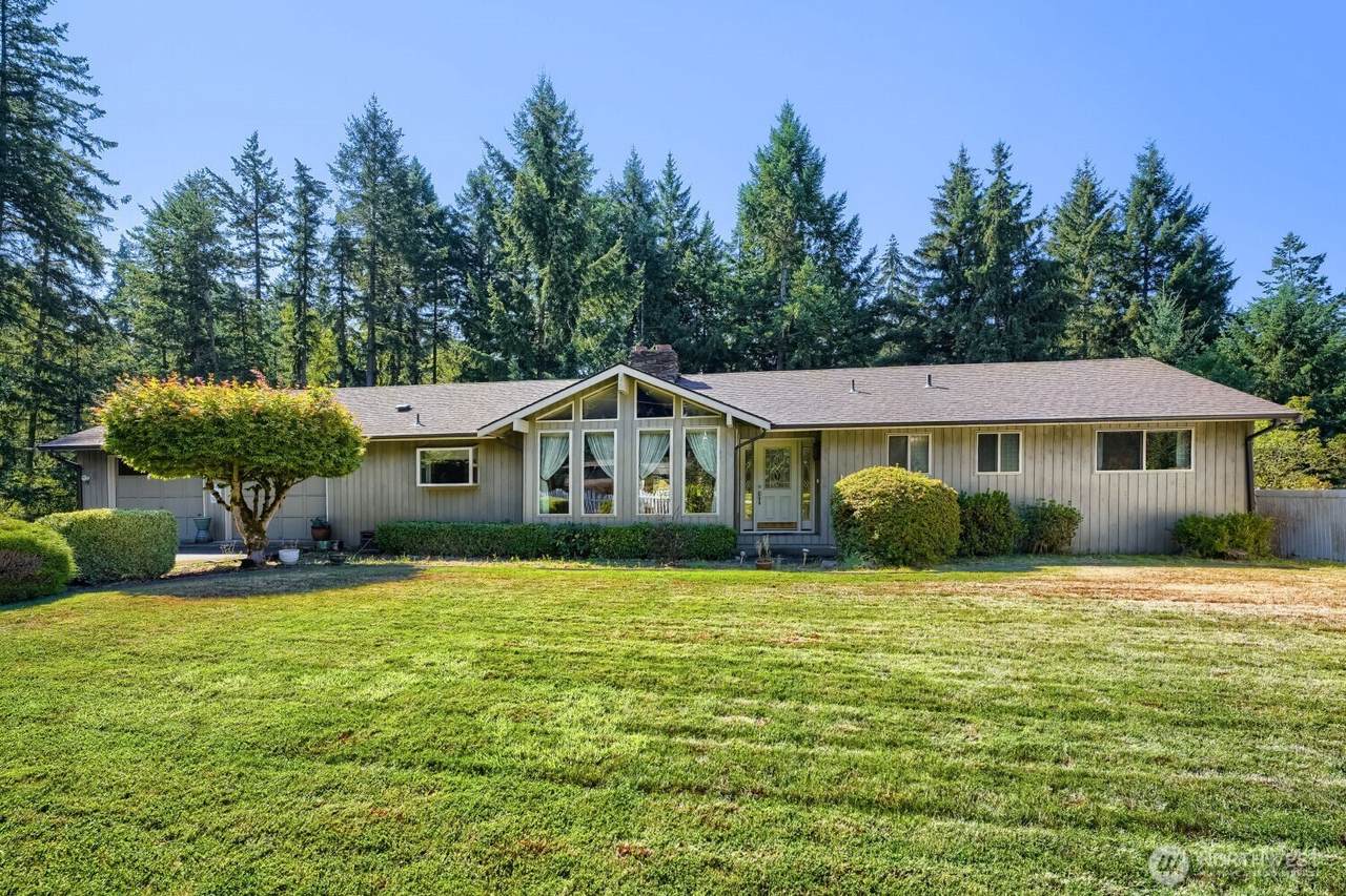 16108 43rd Street - Photo 1