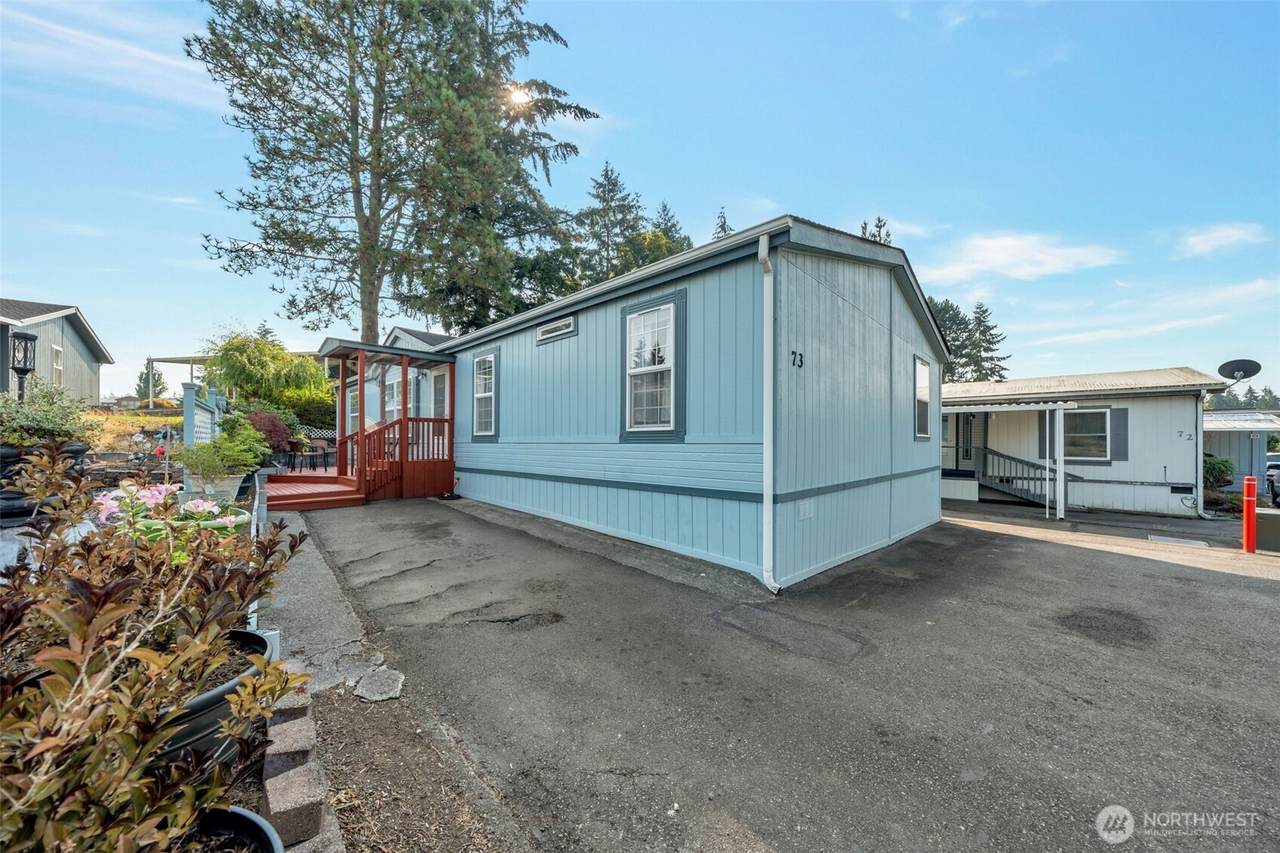 2101 324th Street - Photo 1