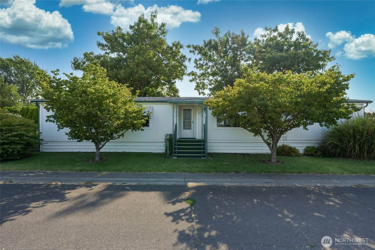 908 Empire Street - Photo 1
