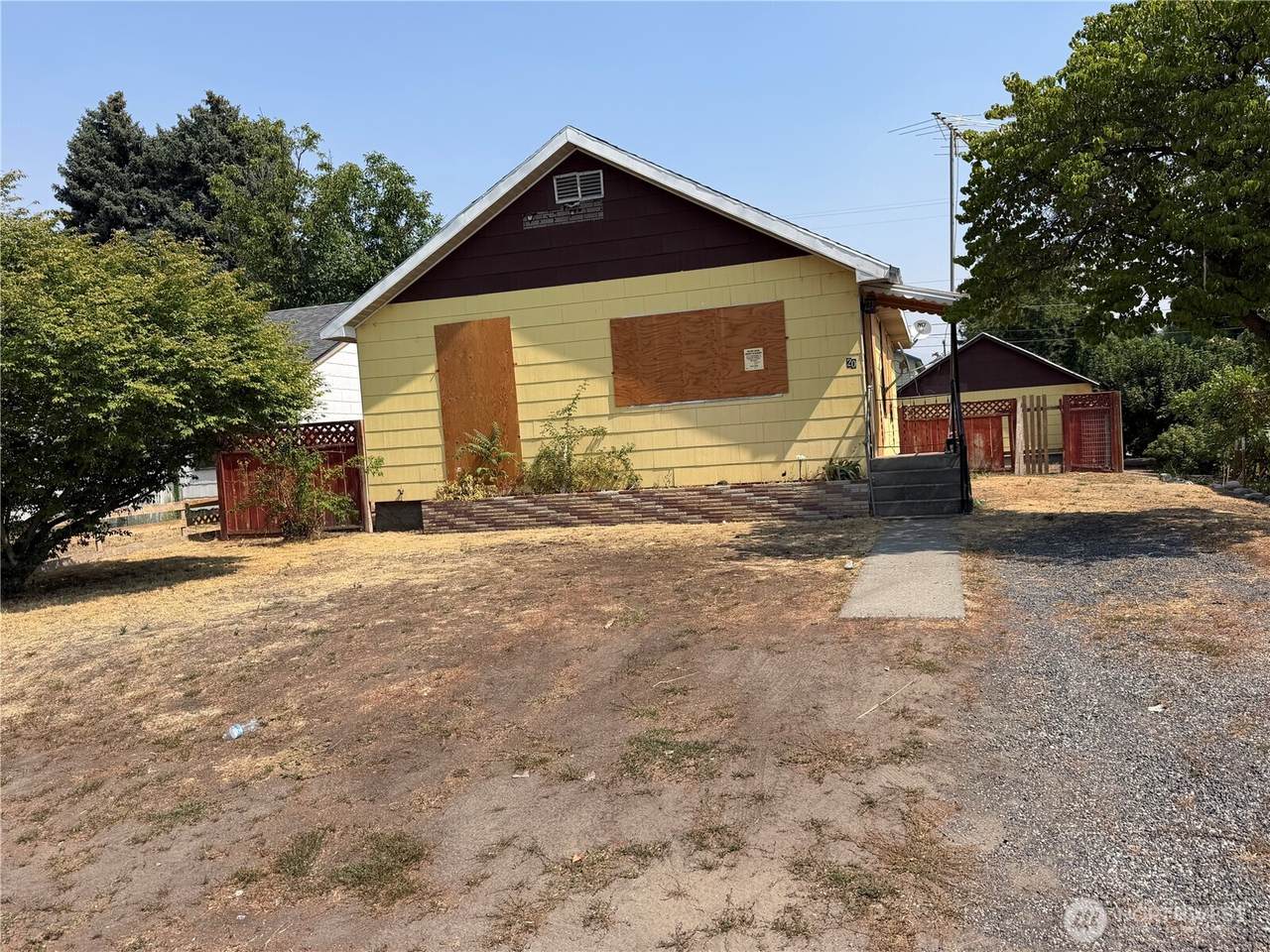 20 N Elm Street - Photo 1