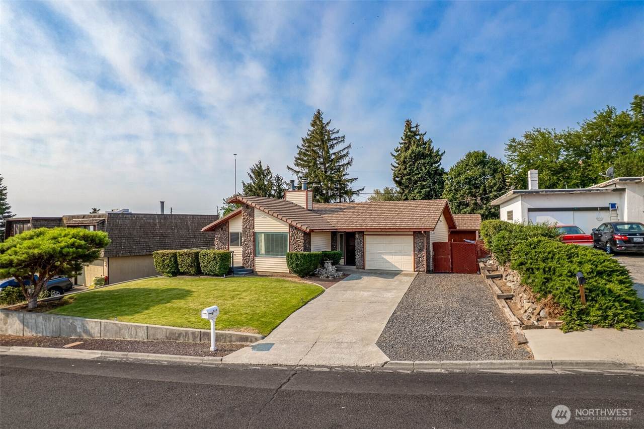315 Maringo Road - Photo 1