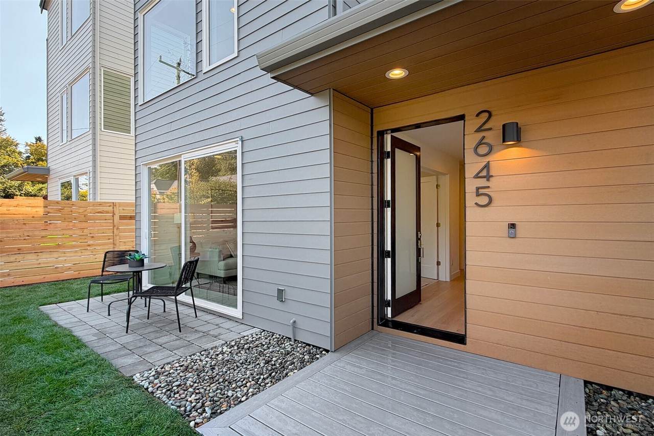 2647 Walnut Avenue - Photo 1