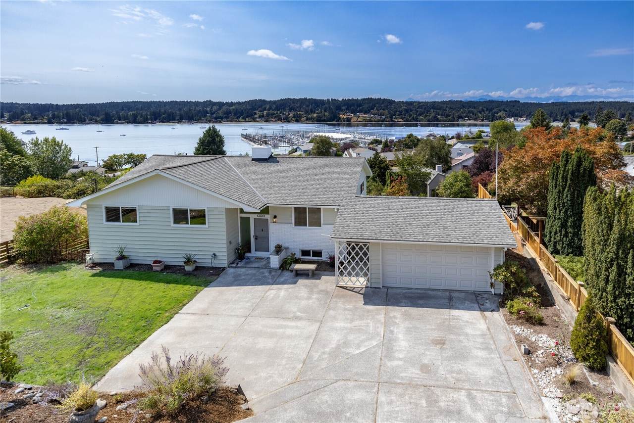 18149 9th Avenue - Photo 1