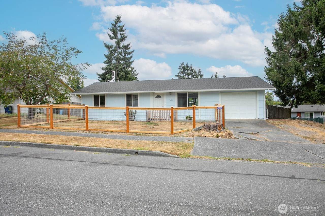 1905 Belair Drive - Photo 1