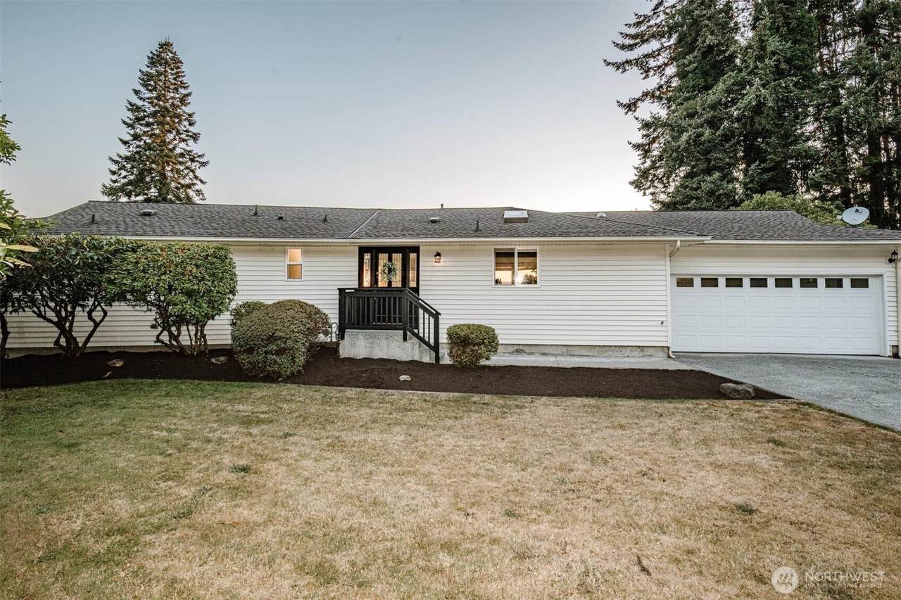 1052 Robinhood Drive - Photo 1