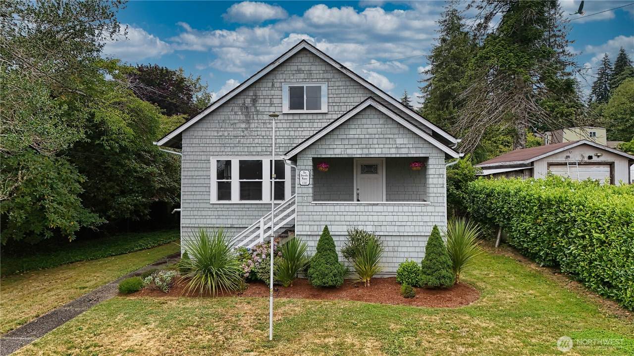 1002 Tecumseh Street - Photo 1