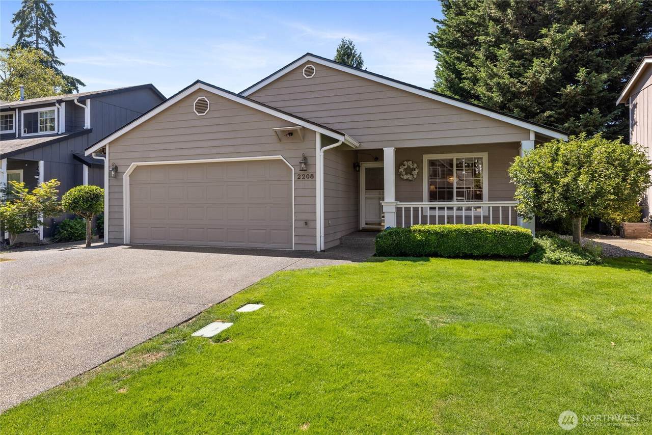 2208 Villard Street - Photo 1