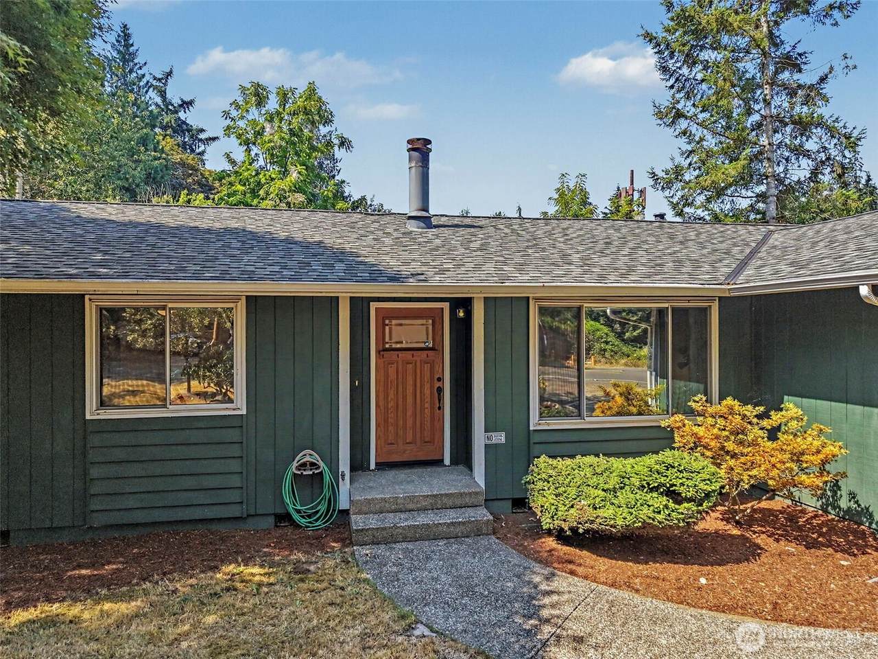 14205 154th Avenue - Photo 1