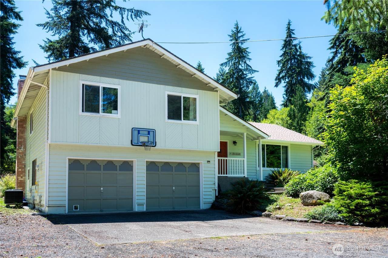 13814 214th Street - Photo 1