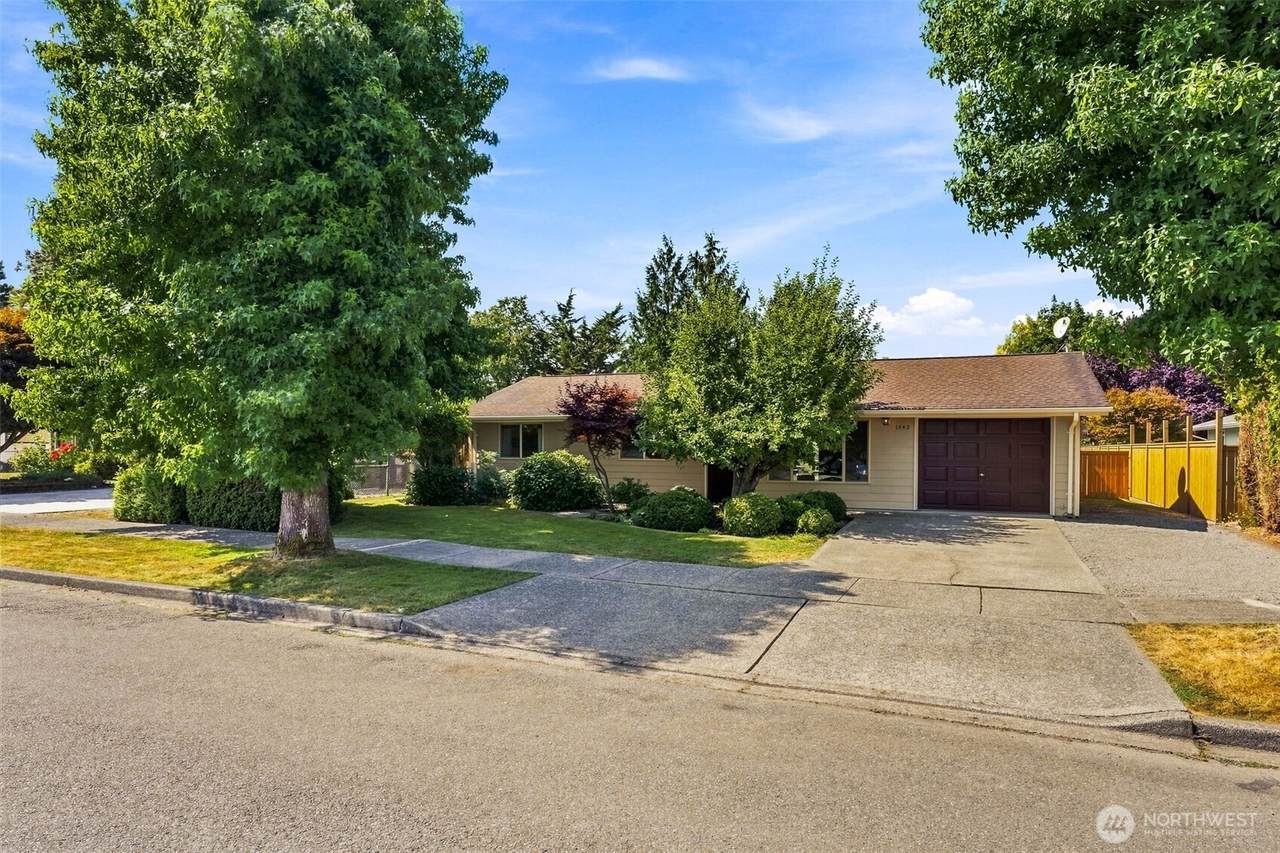 1442 Loraine Street - Photo 1