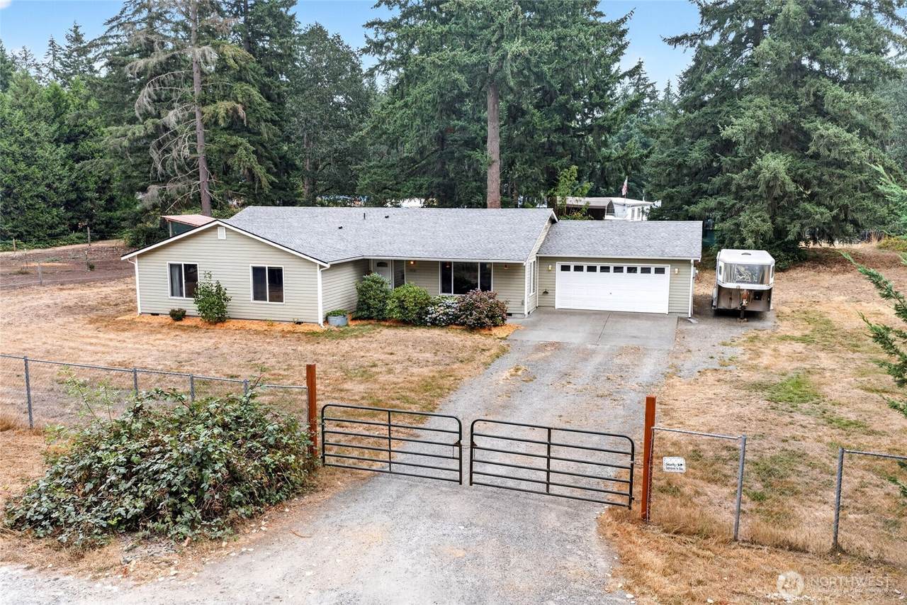8121 349th Street - Photo 1