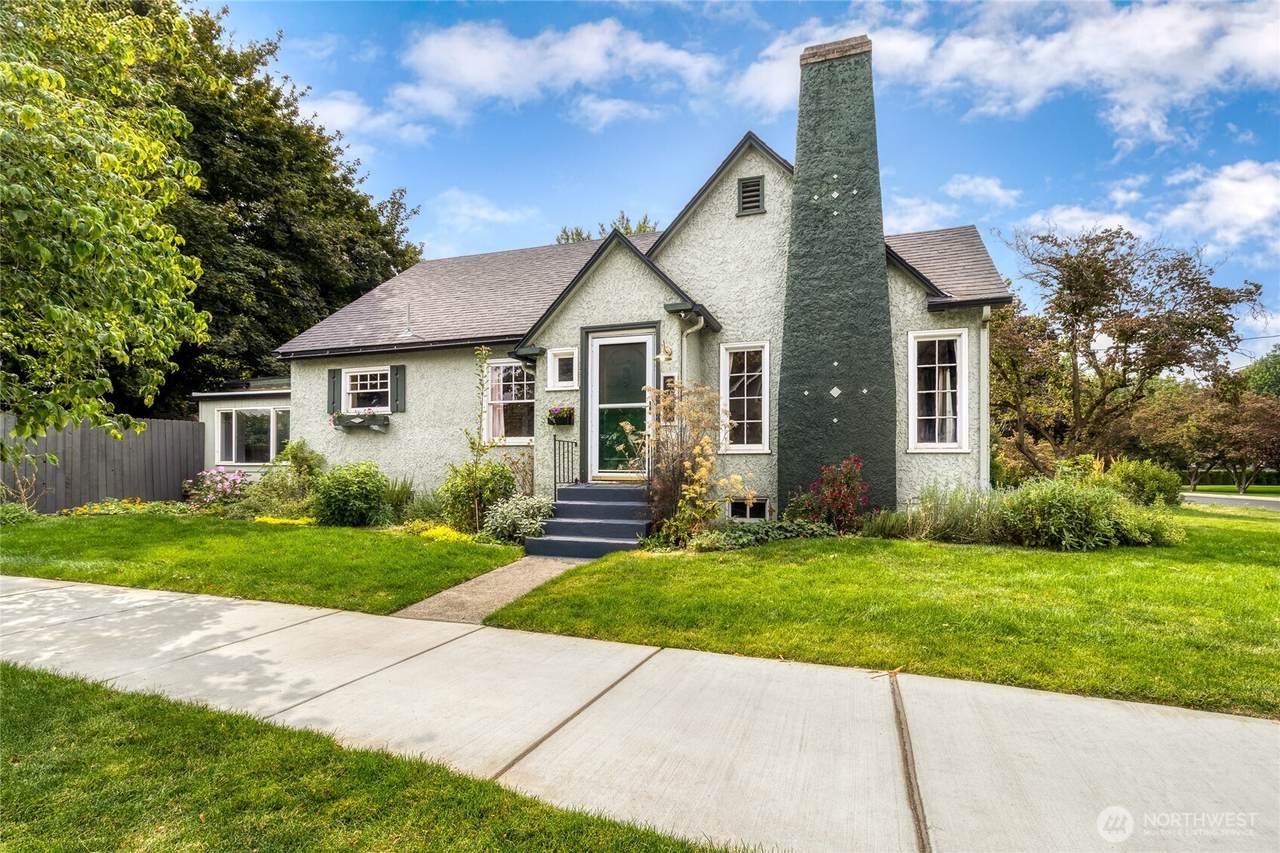 1002 Howard Street - Photo 1