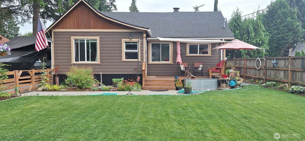 10729 Smokey Point Boulevard - Photo 1