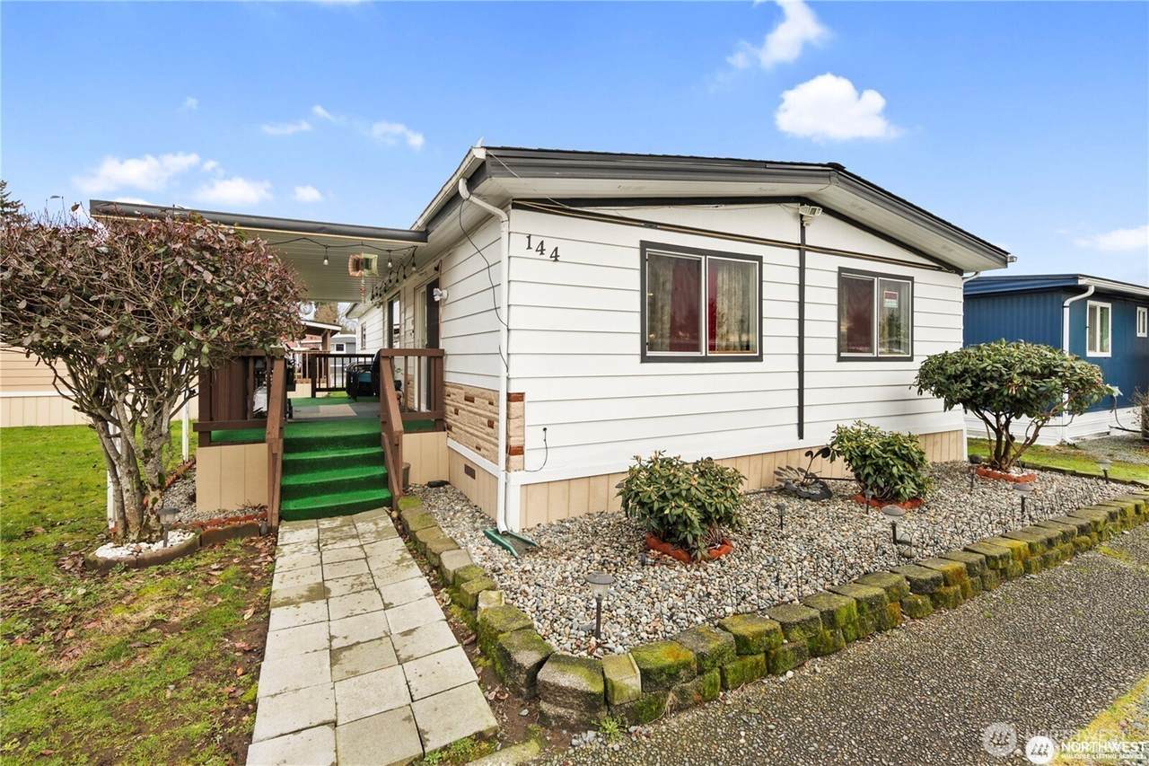 210 37th Street - Photo 1