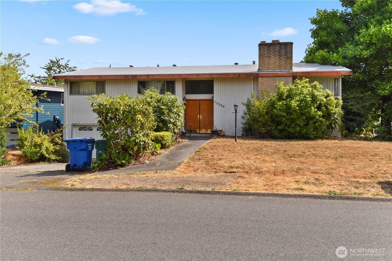 10504 12th Avenue - Photo 1