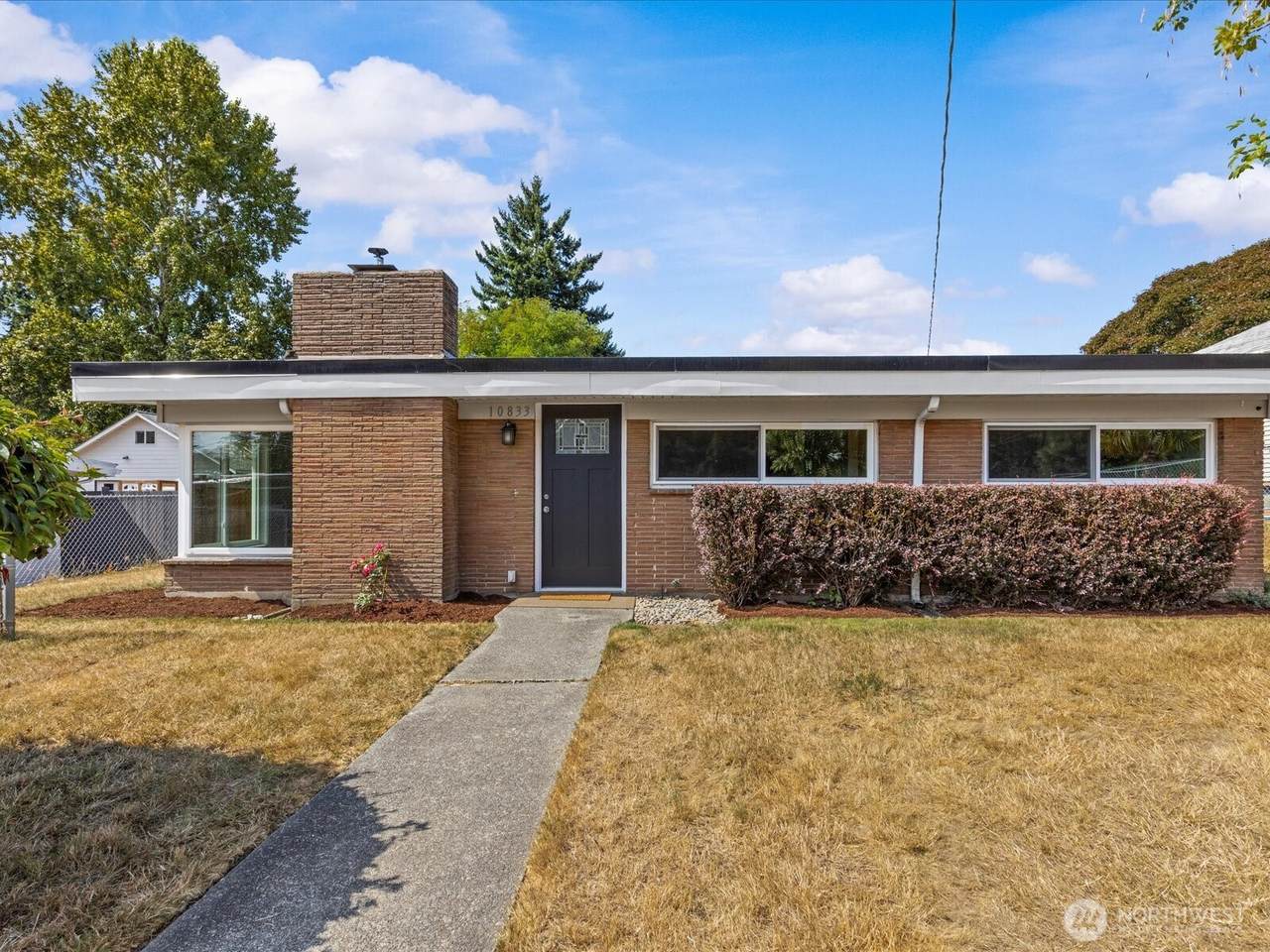 10833 11th Avenue - Photo 1