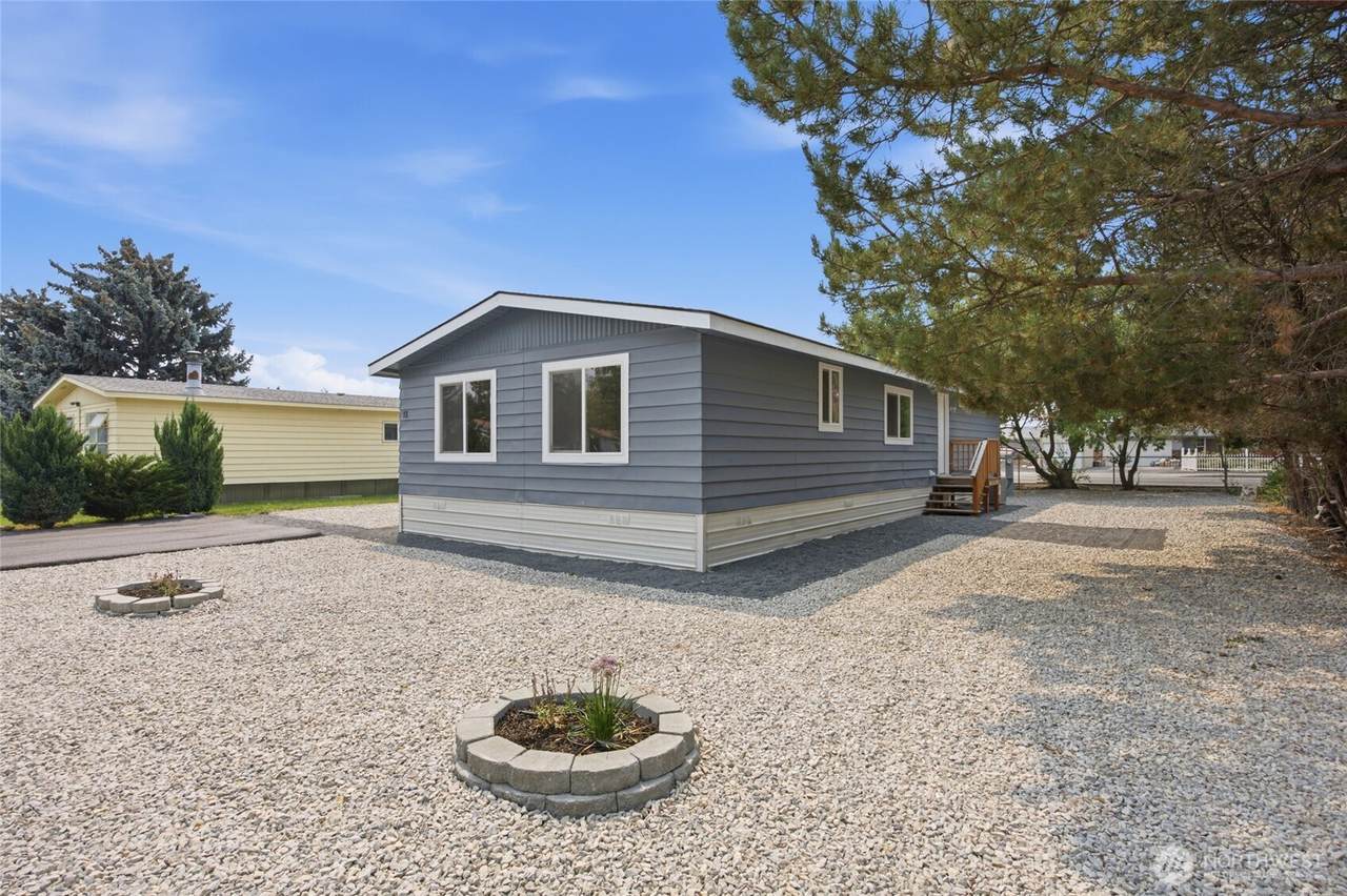 4816 Airway Drive - Photo 1
