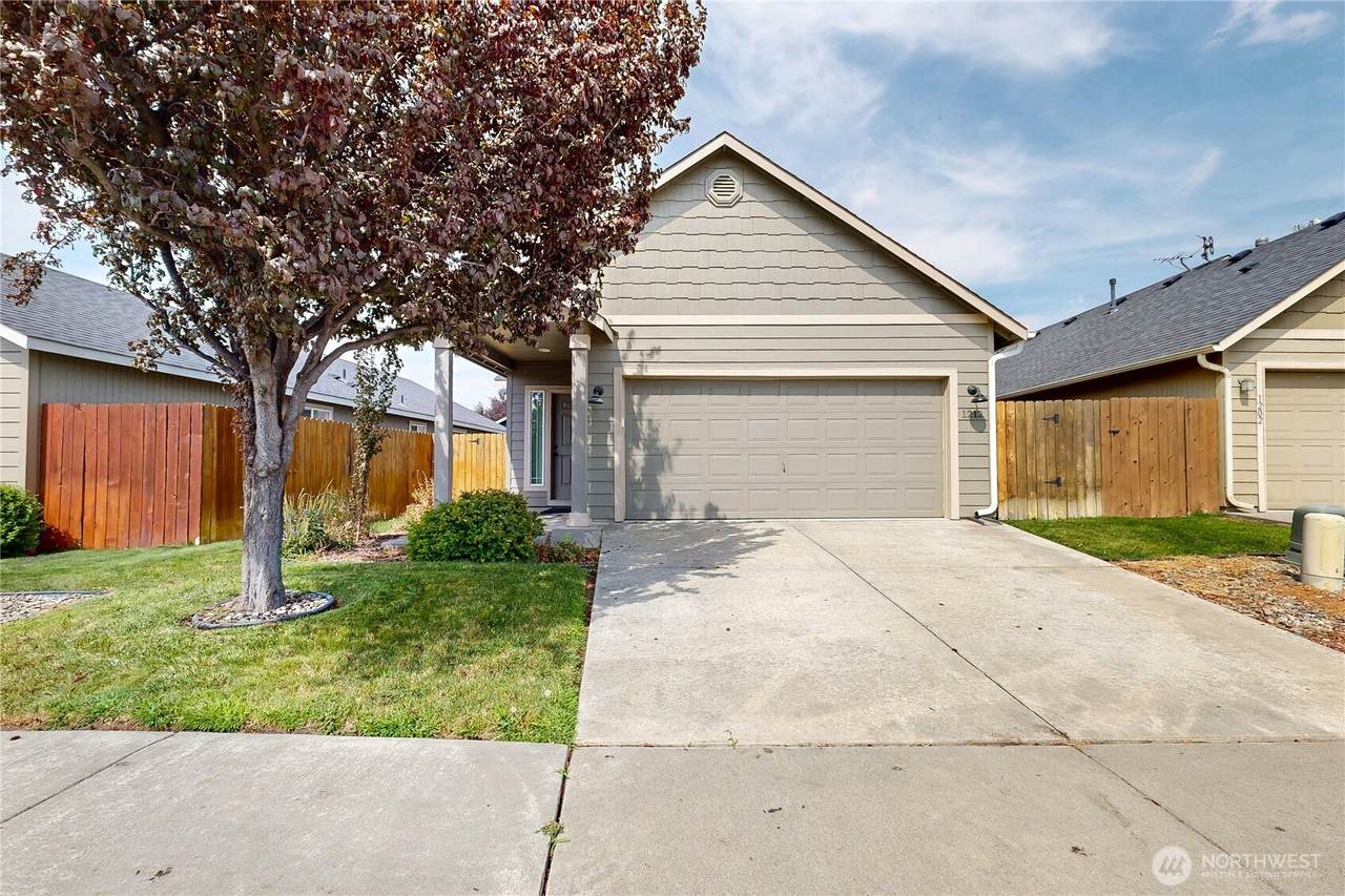 1212 SW Carver Street - Photo 1