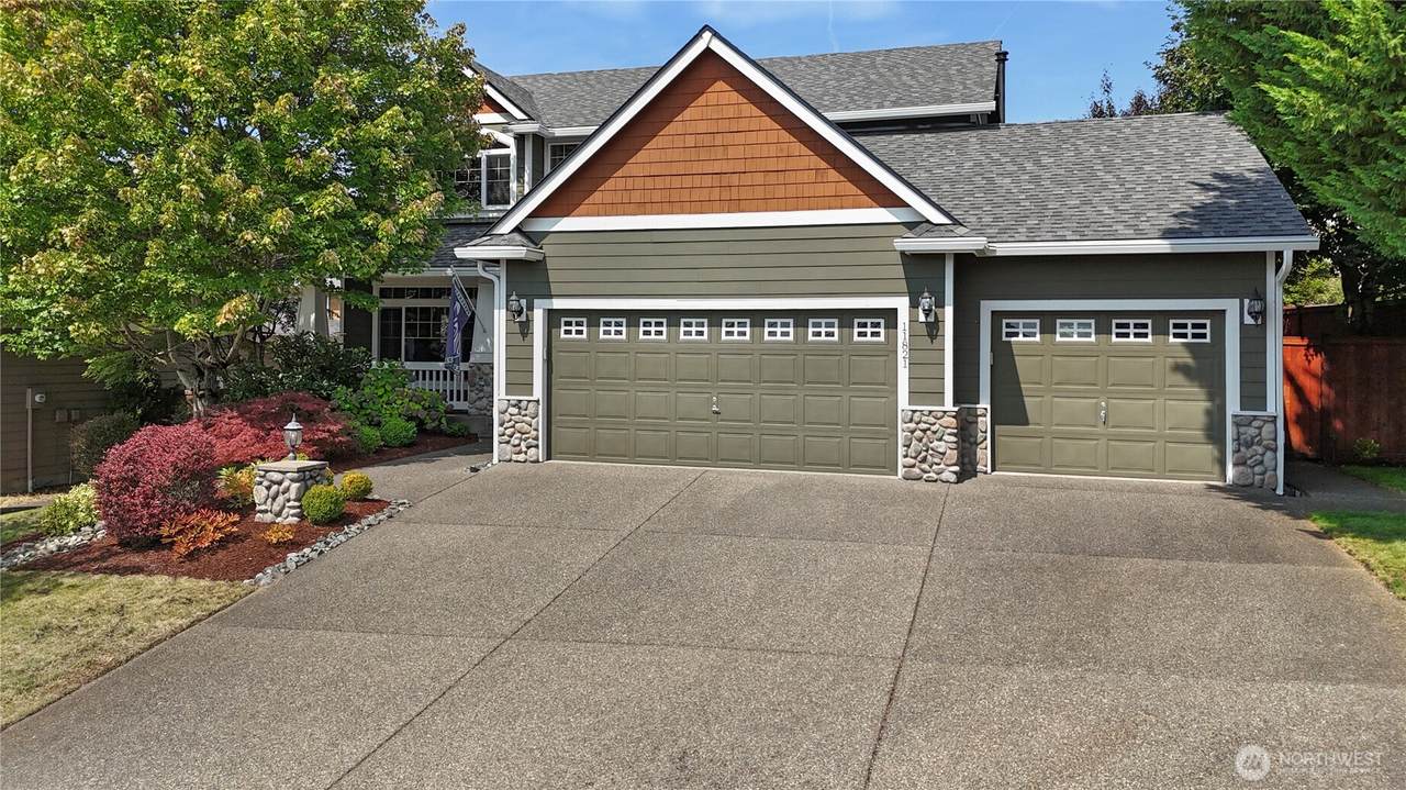 11821 184th Street - Photo 1