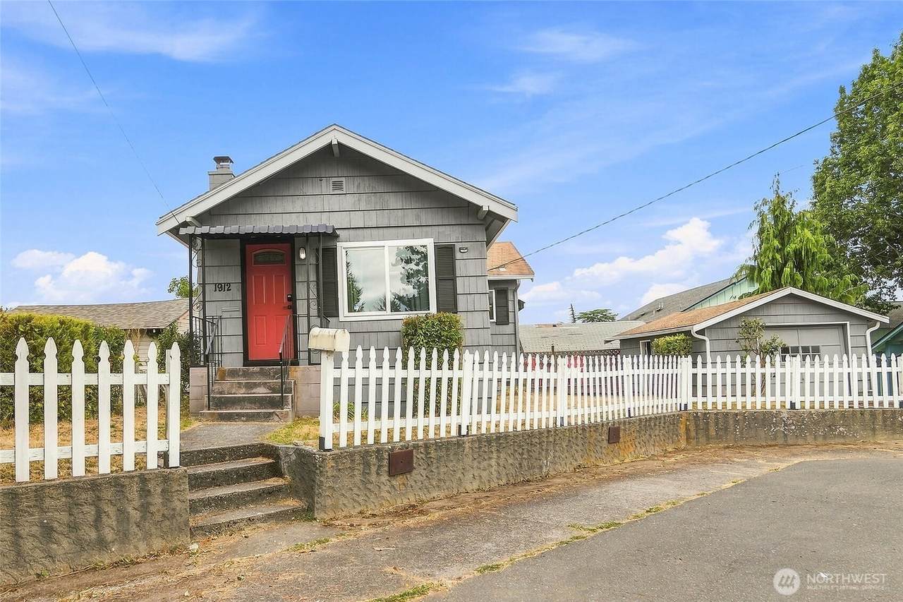 1912 7th Street - Photo 1