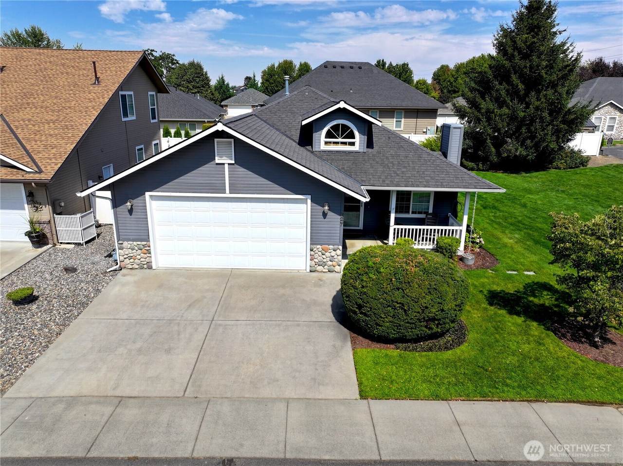 727 Magnoni Drive - Photo 1