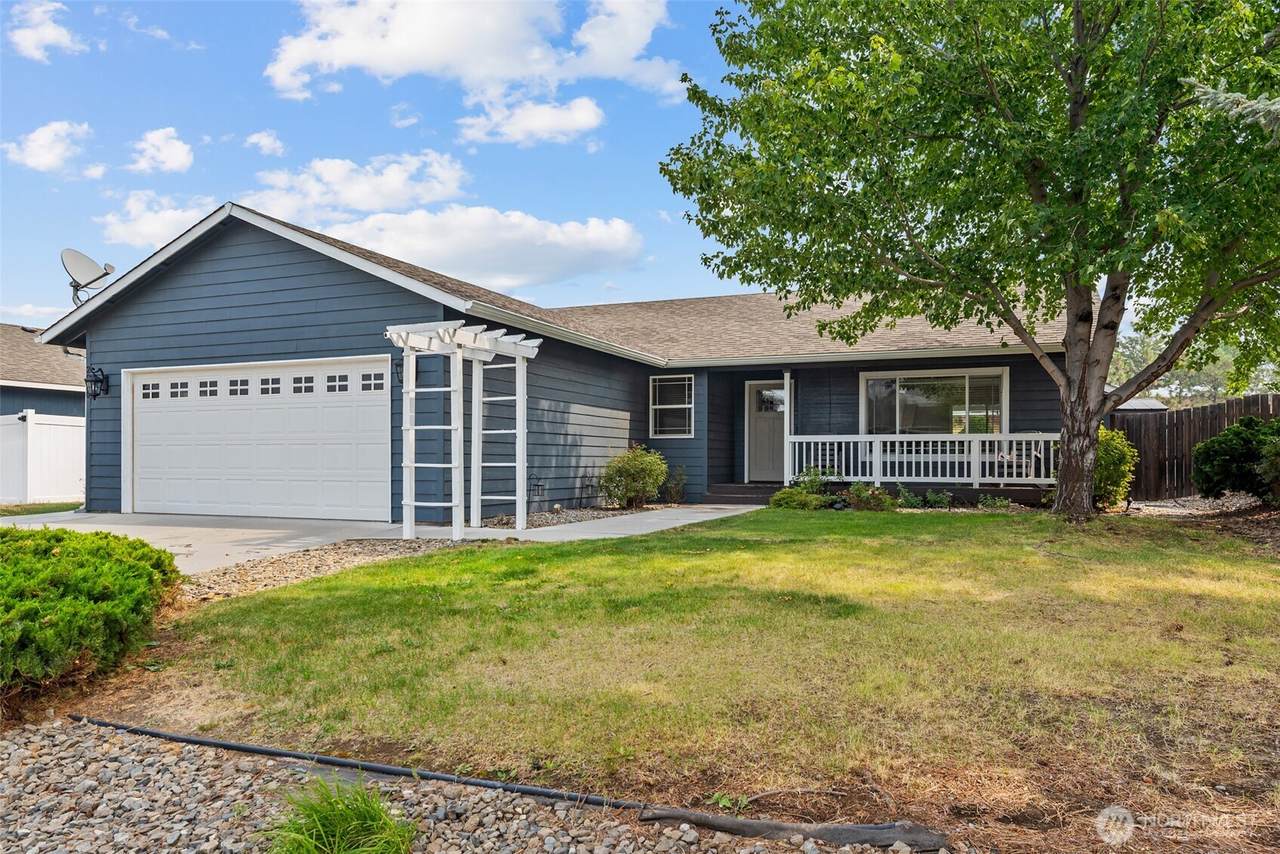 2520 Aviation Drive - Photo 1