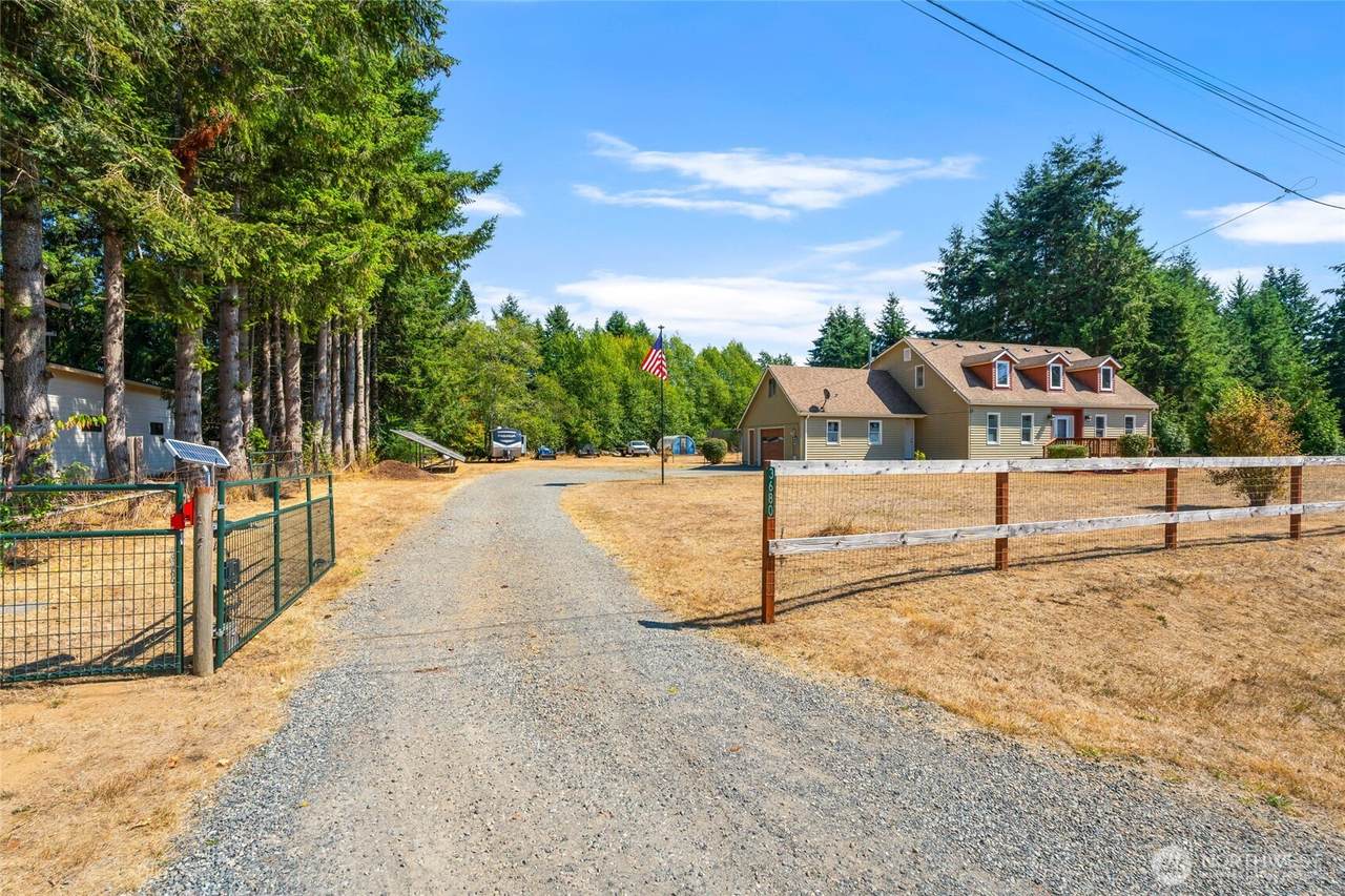 3680 Birch Terrace Drive - Photo 1