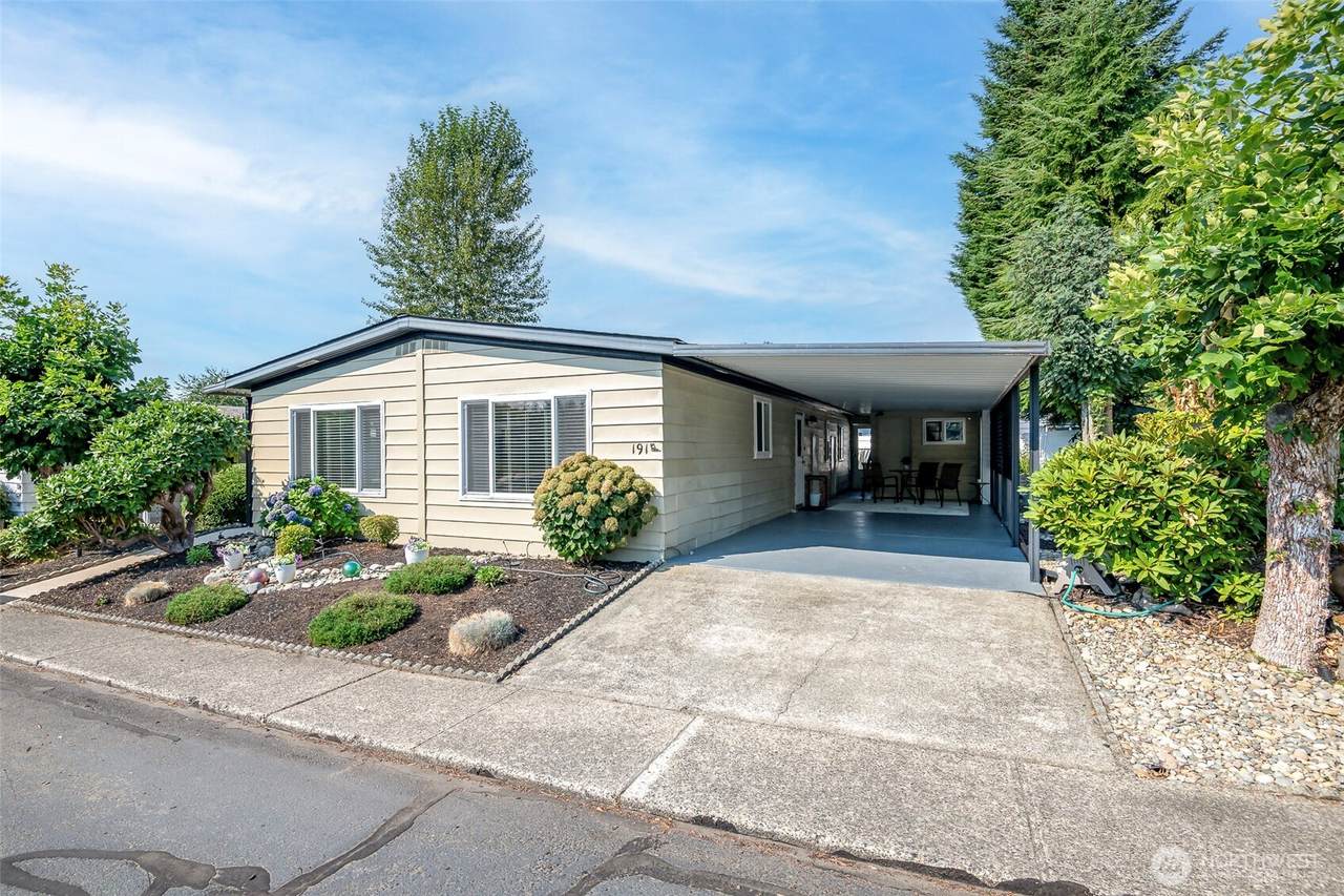 201 Union Avenue - Photo 1