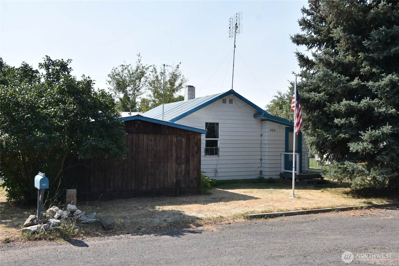 434 North Avenue - Photo 1