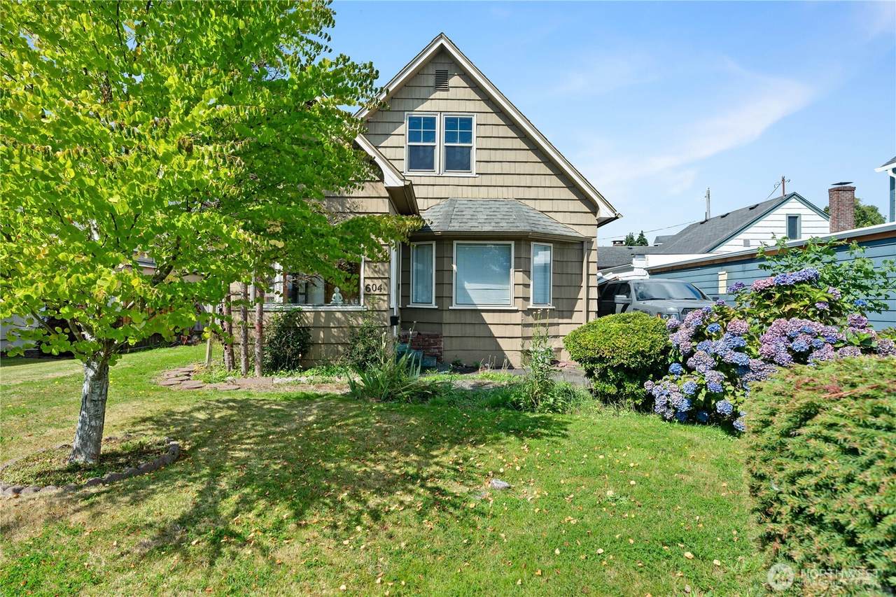 604 Simpson Avenue - Photo 1