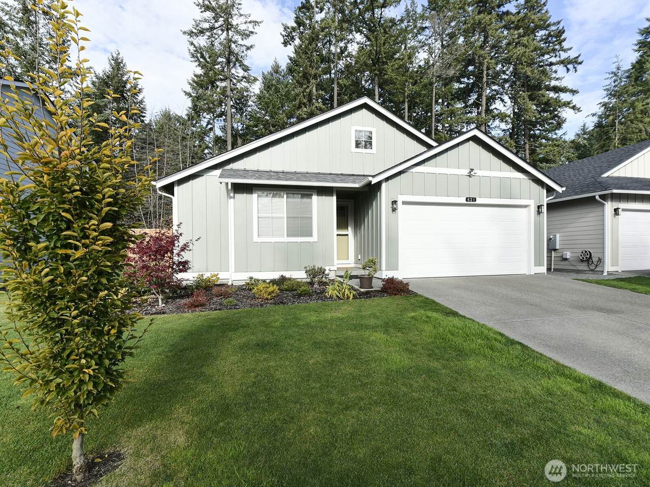 621 153rd Street Ct - Photo 1