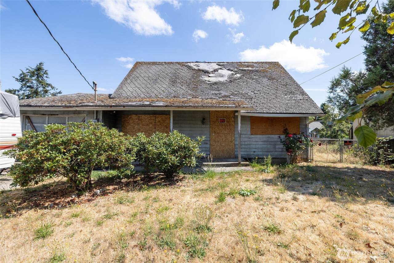 8207 Sheridan Avenue - Photo 1