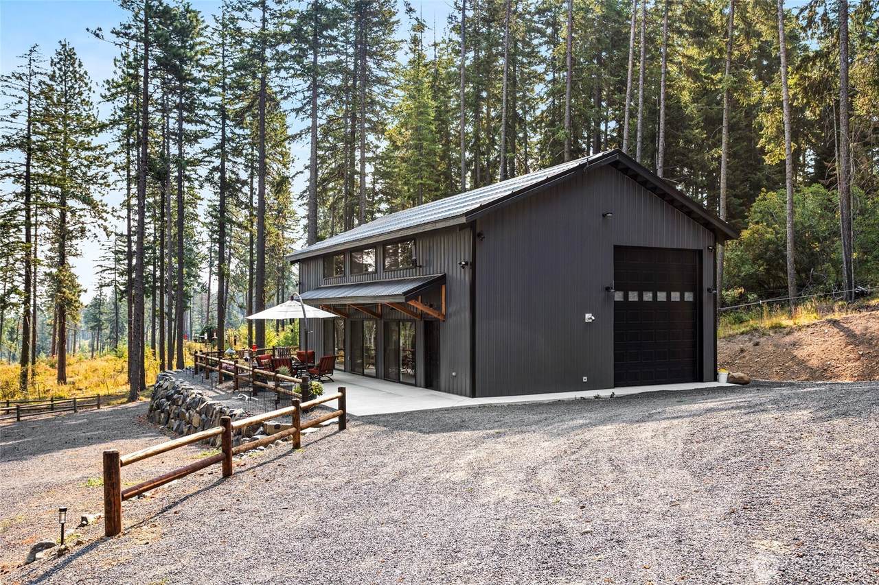 860 Pumphouse Hill Road - Photo 1