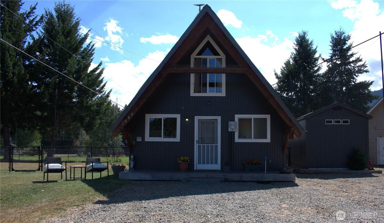 1060 St. Andrews Drive - Photo 1