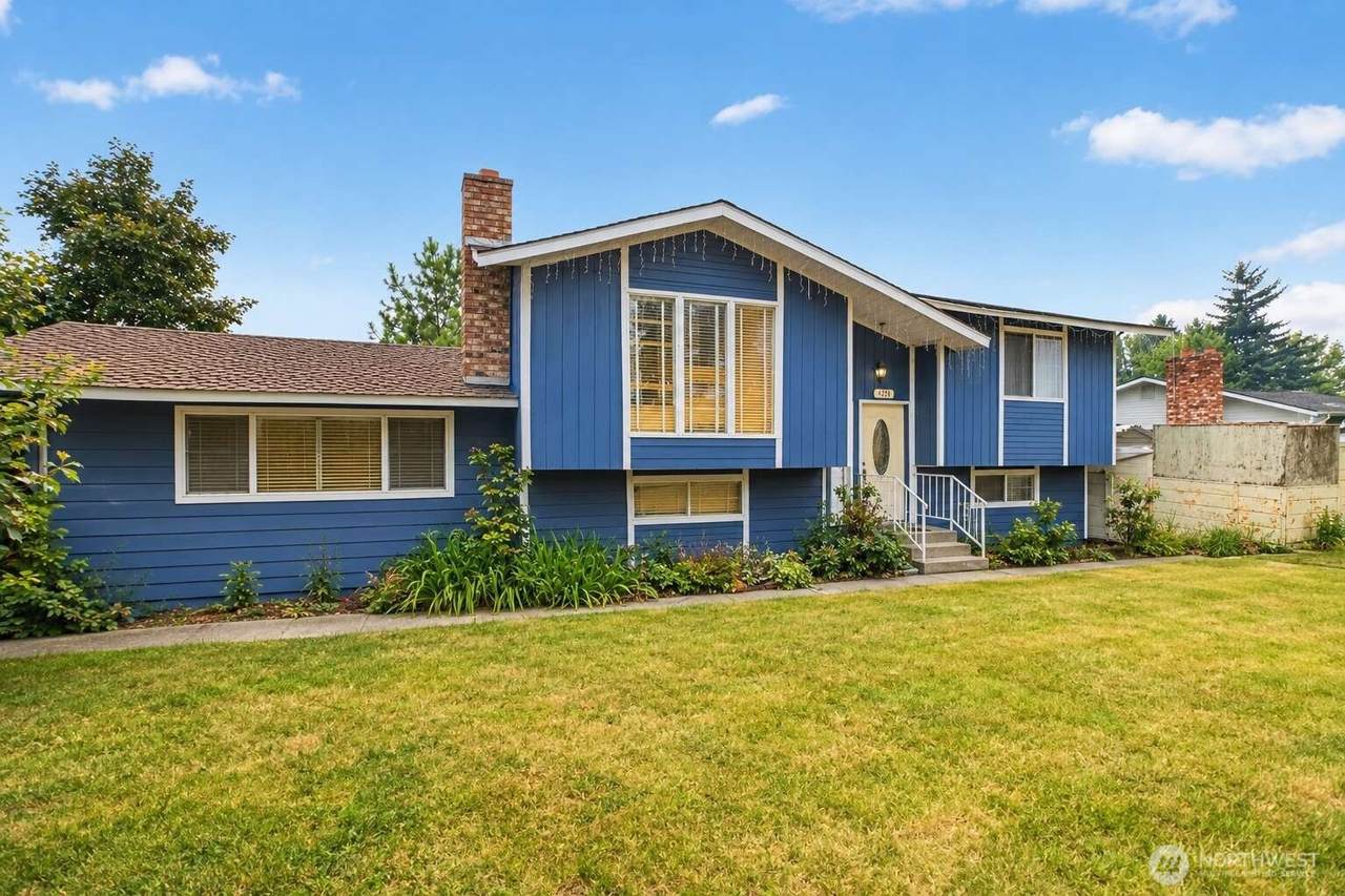 728 11th Street - Photo 1