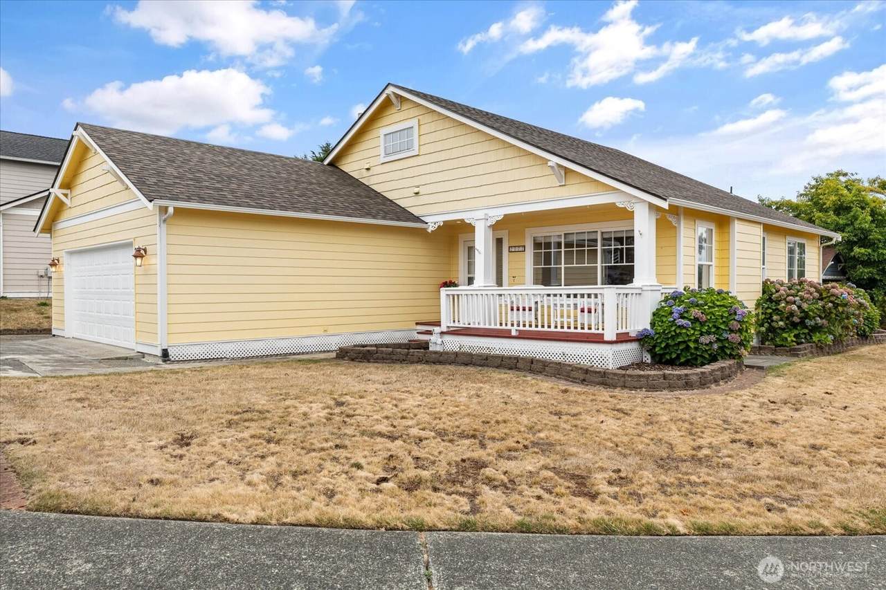 2177 Sunnyside Avenue - Photo 1